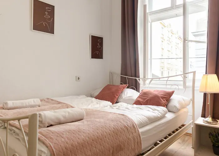 Comfortable 2br & Well Connected