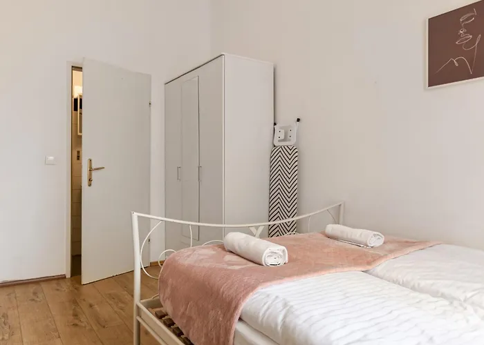 Comfortable 2br & Well Connected דירה וינה
