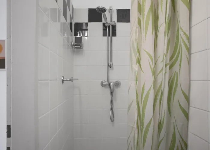 Comfortable 2br & Well Connected * וינה