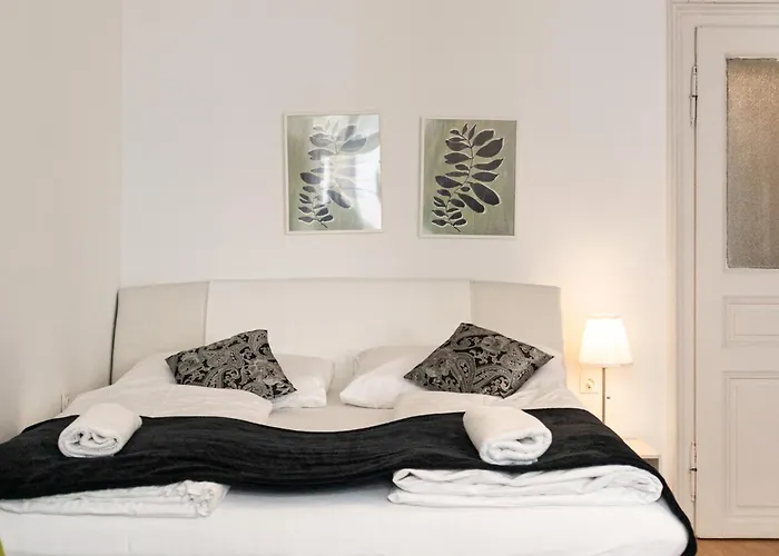 Comfortable 2br & Well Connected דירה וינה
