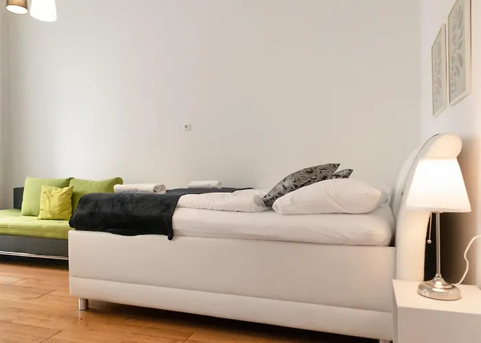 Comfortable 2br & Well Connected וינה