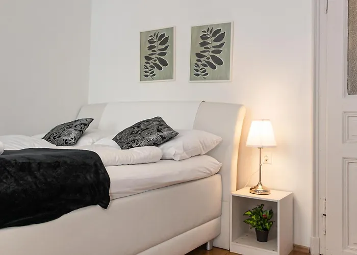 Comfortable 2br & Well Connected * וינה