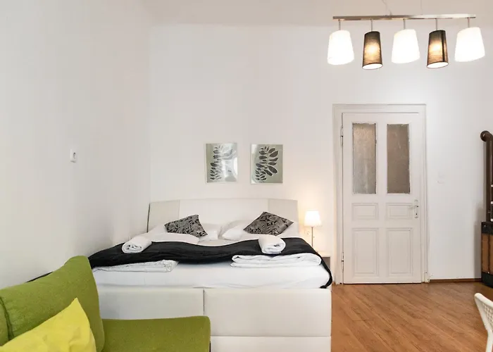Comfortable 2br & Well Connected דירה וינה